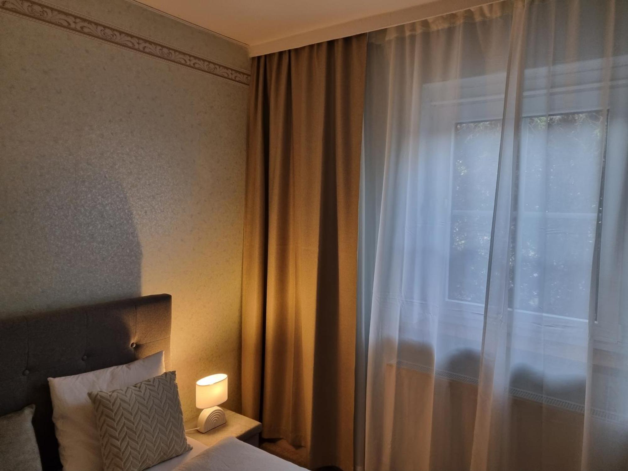 Villa With Private Sauna And Jacuzzi, 8 Min From Schloss Schoebrunn Vienna Exterior photo